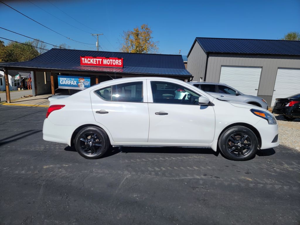 2019 Nissan Versa Image 8