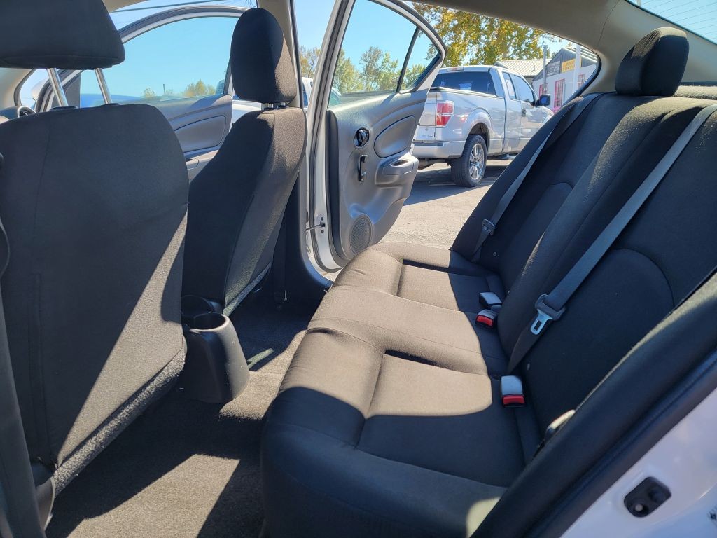 2019 Nissan Versa Image 10