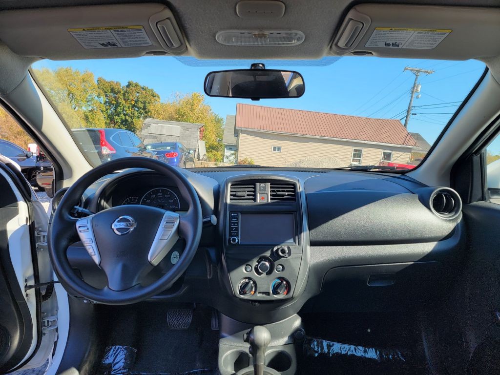 2019 Nissan Versa Image 13