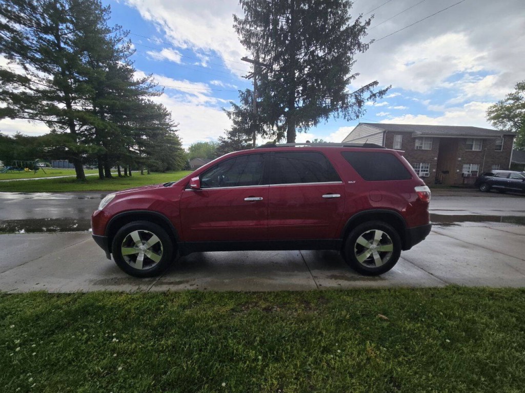 2012 GMC Acadia Image 2