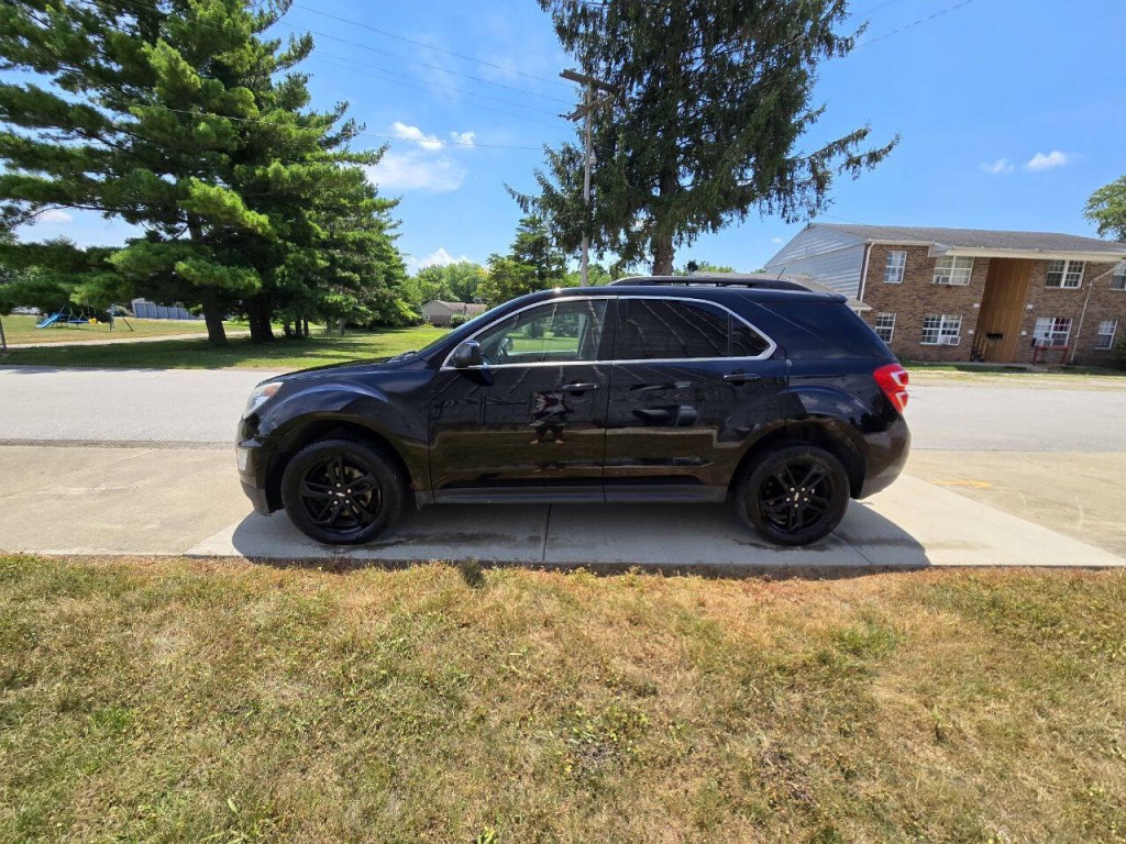 2017 Chevrolet Equinox Image 2