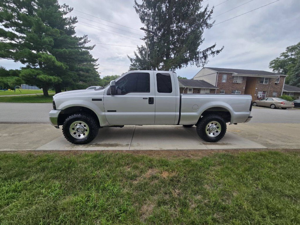 2005 Ford F-250 Image 2