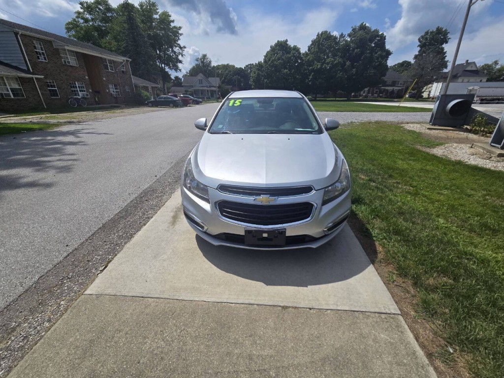 2015 Chevrolet Cruze Image 4