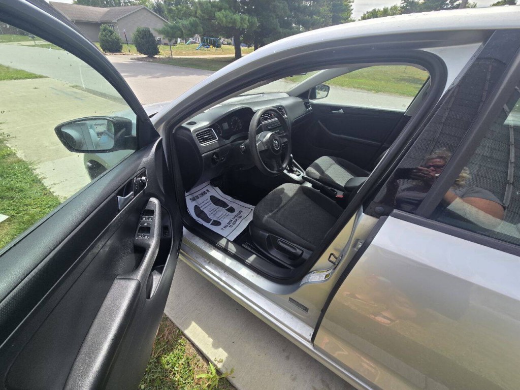 2014 Volkswagen Jetta Image 9
