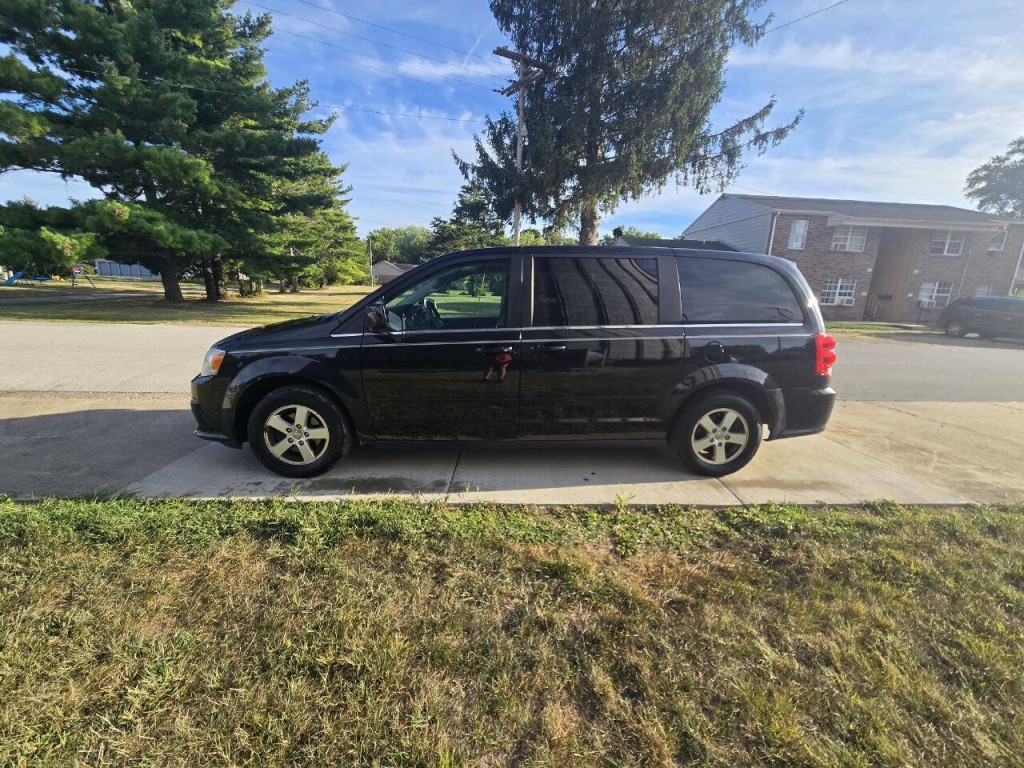 2012 Dodge Grand Caravan Image 2