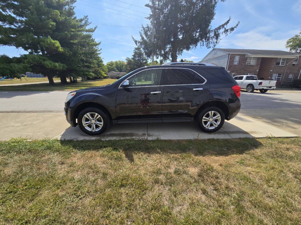 2010 Chevrolet Equinox Image 2