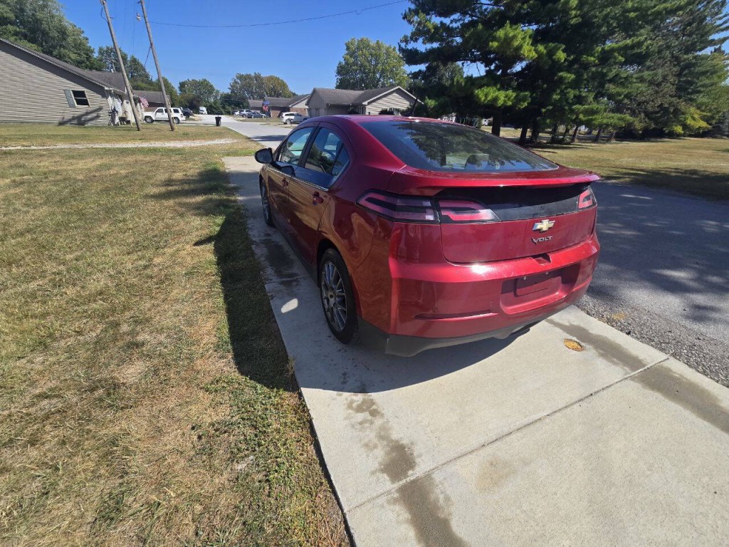 2013 Chevrolet Volt Image 8