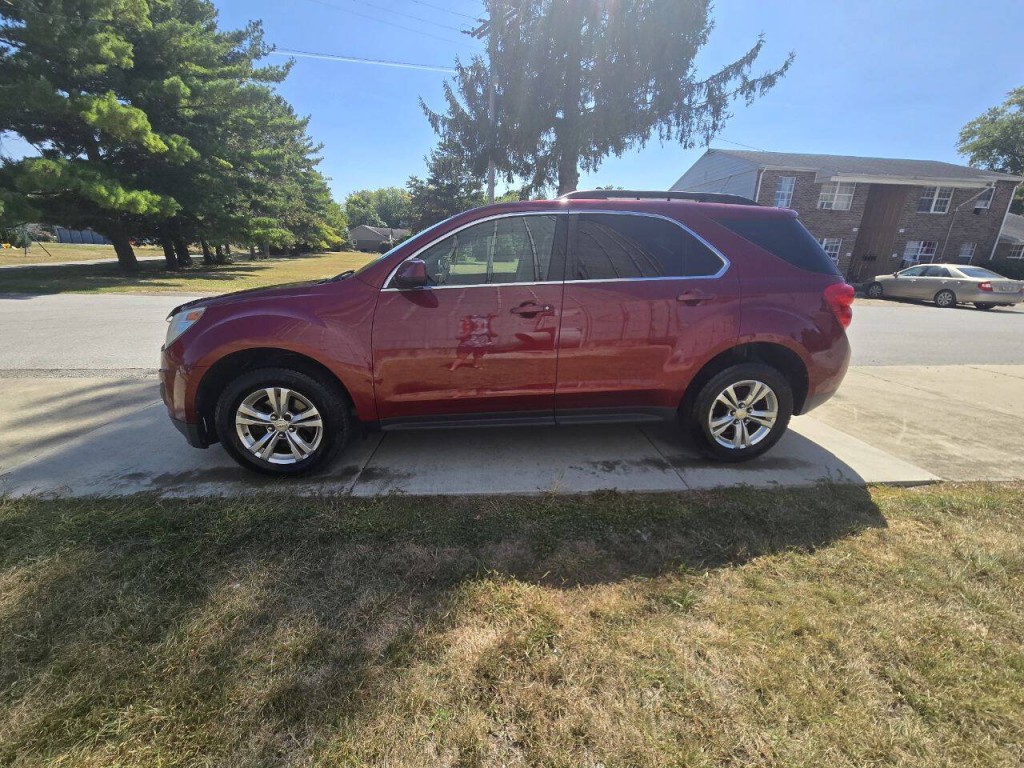 2011 Chevrolet Equinox Image 2