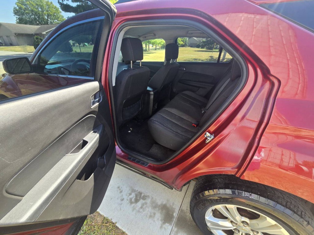 2011 Chevrolet Equinox Image 12