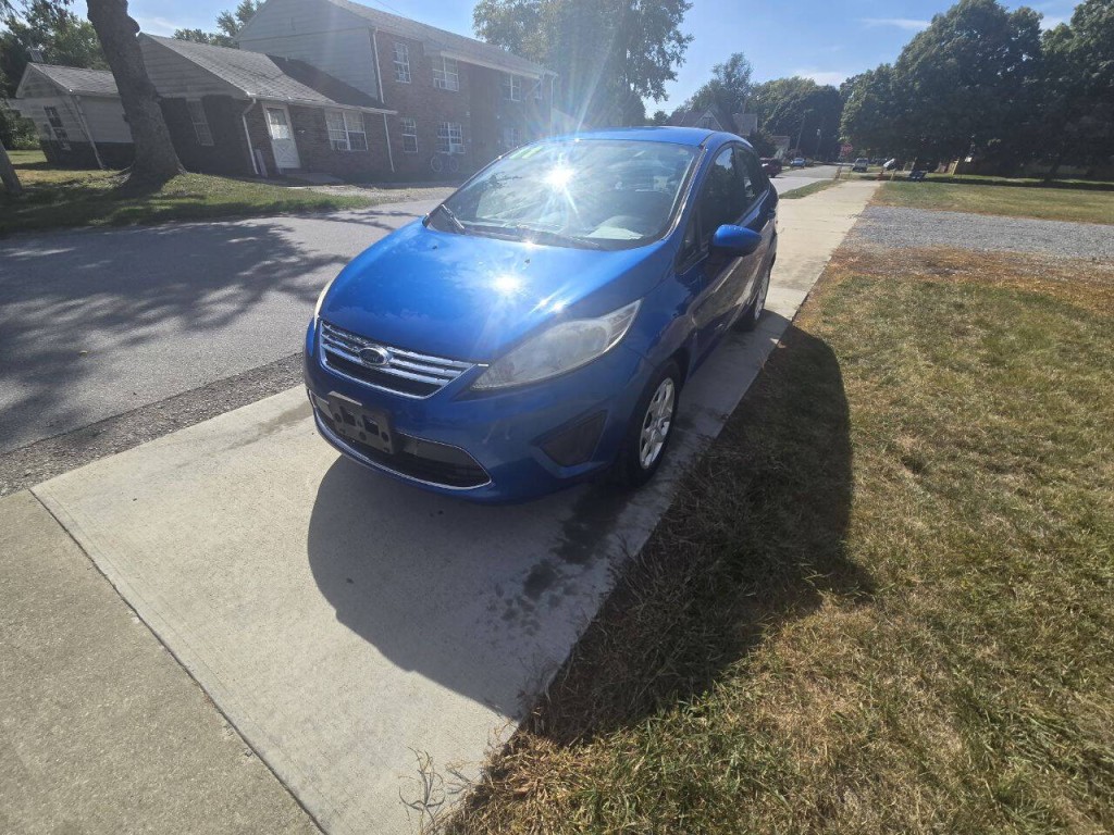 2011 Ford Fiesta Image 3