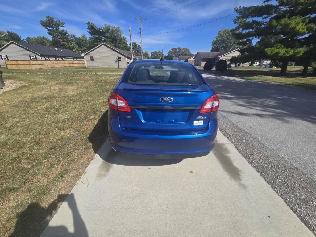 2011 Ford Fiesta Image 7