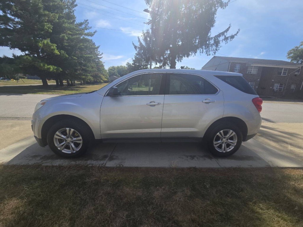 2013 Chevrolet Equinox Image 2