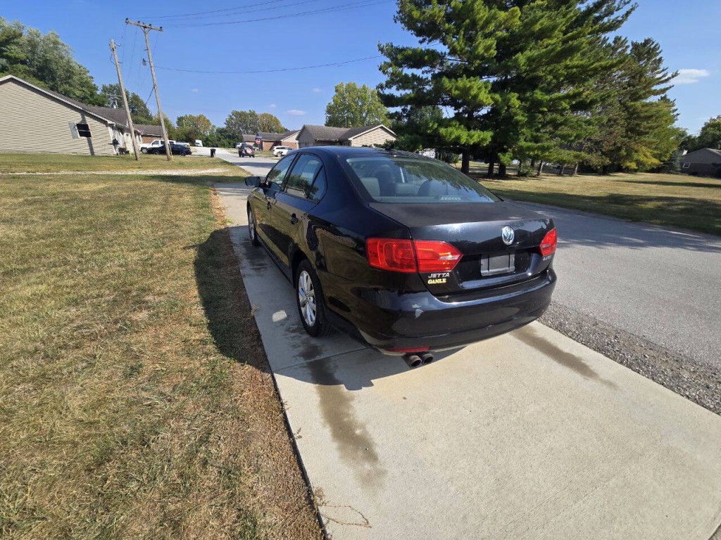 2011 Volkswagen Jetta Image 8