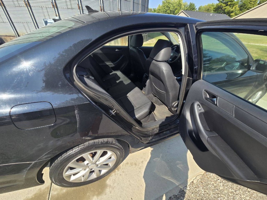 2011 Volkswagen Jetta Image 11