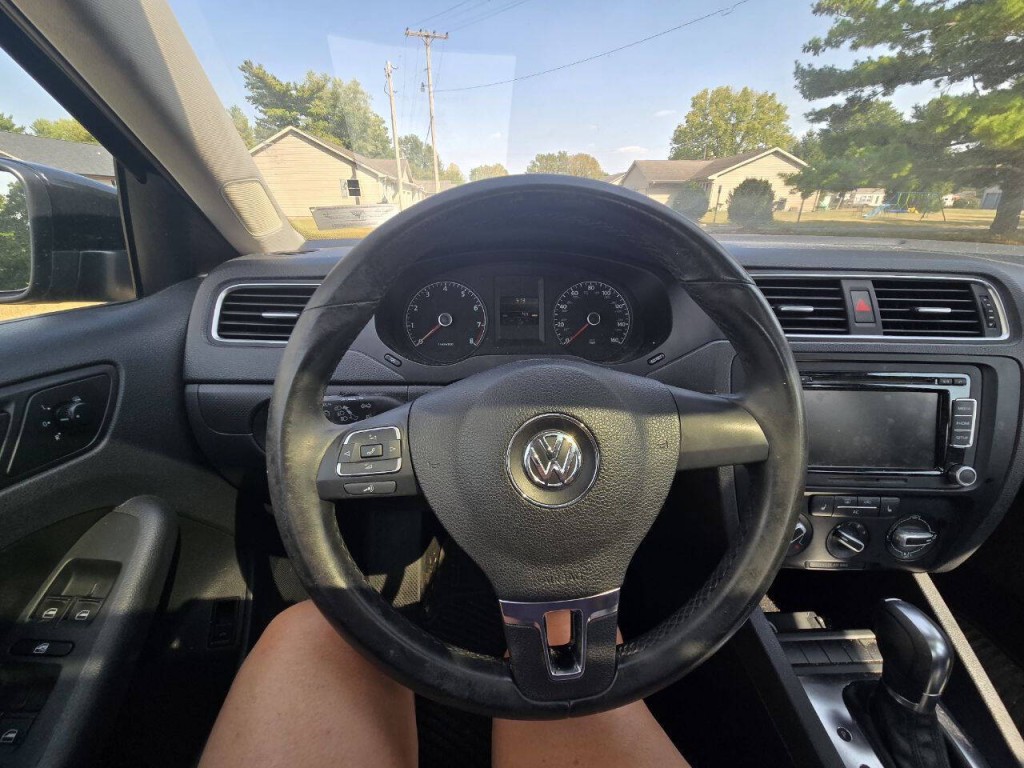 2011 Volkswagen Jetta Image 15