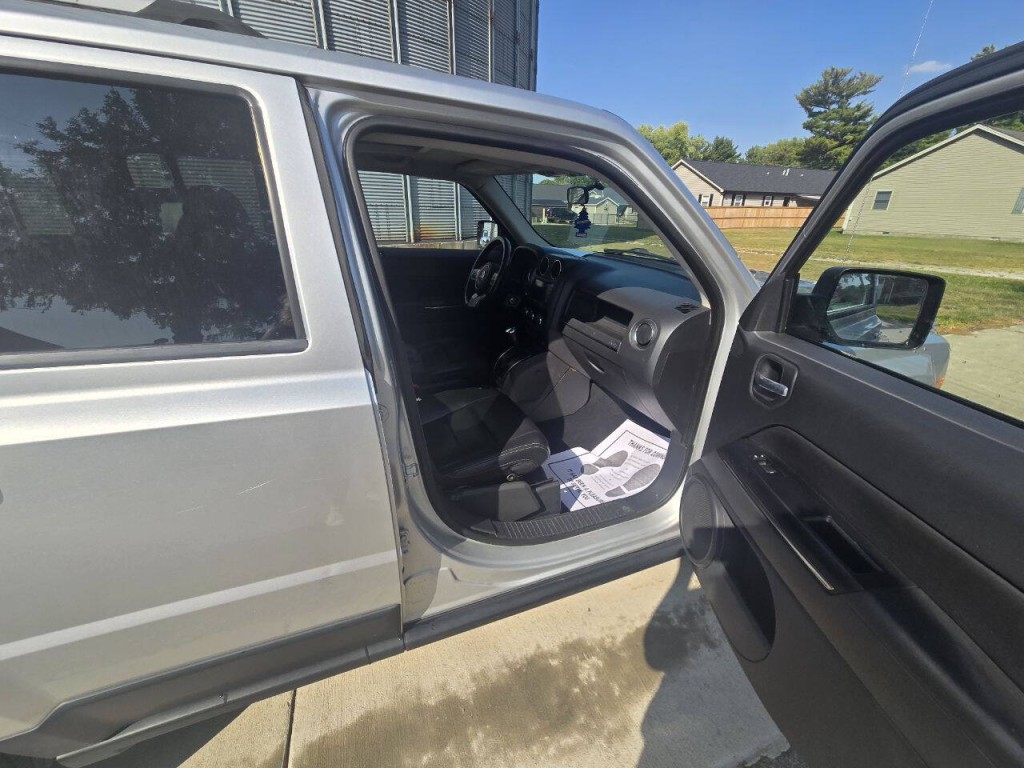 2012 Jeep Patriot Image 10