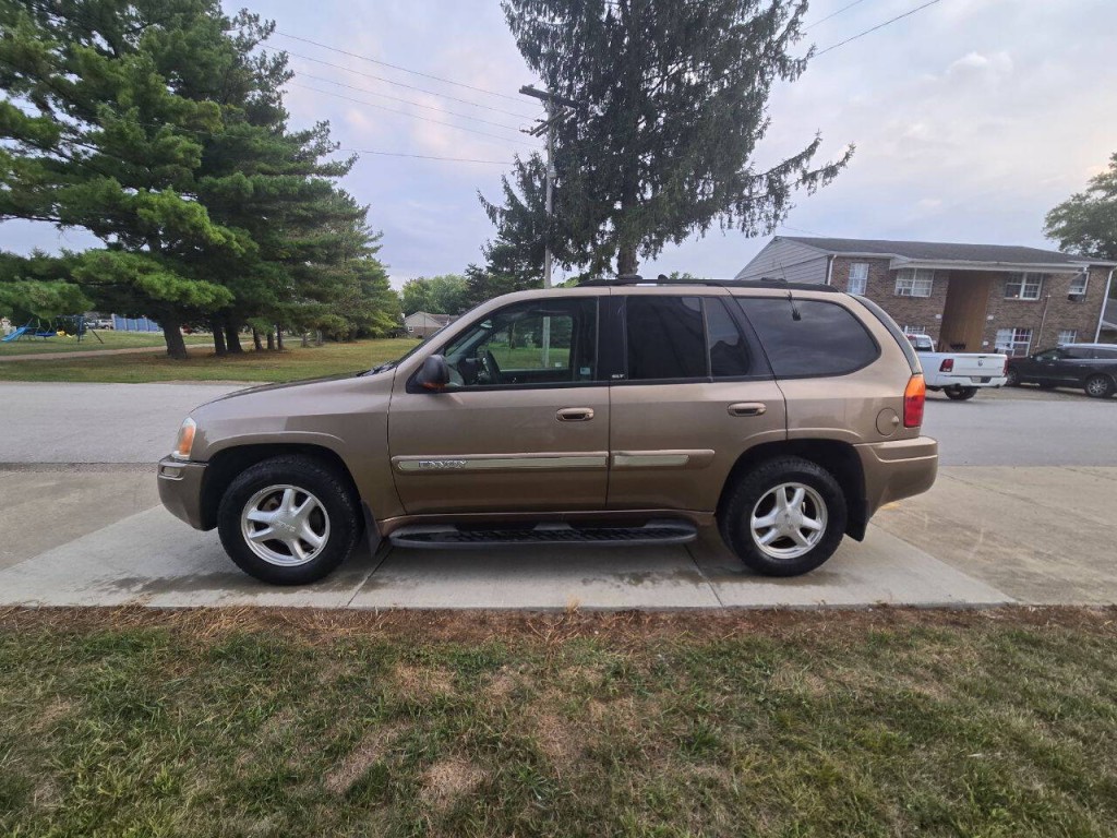 2003 GMC Envoy Image 2