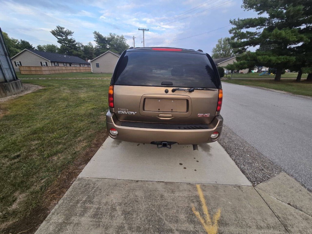2003 GMC Envoy Image 7