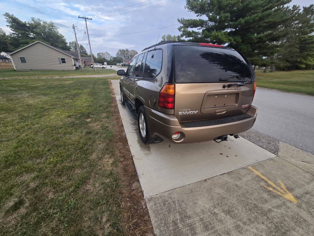 2003 GMC Envoy Image 8