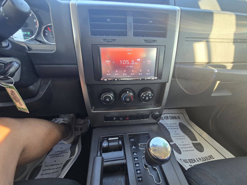 2012 Jeep Liberty Image 13