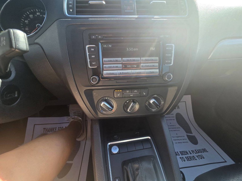 2015 Volkswagen Jetta Image 14