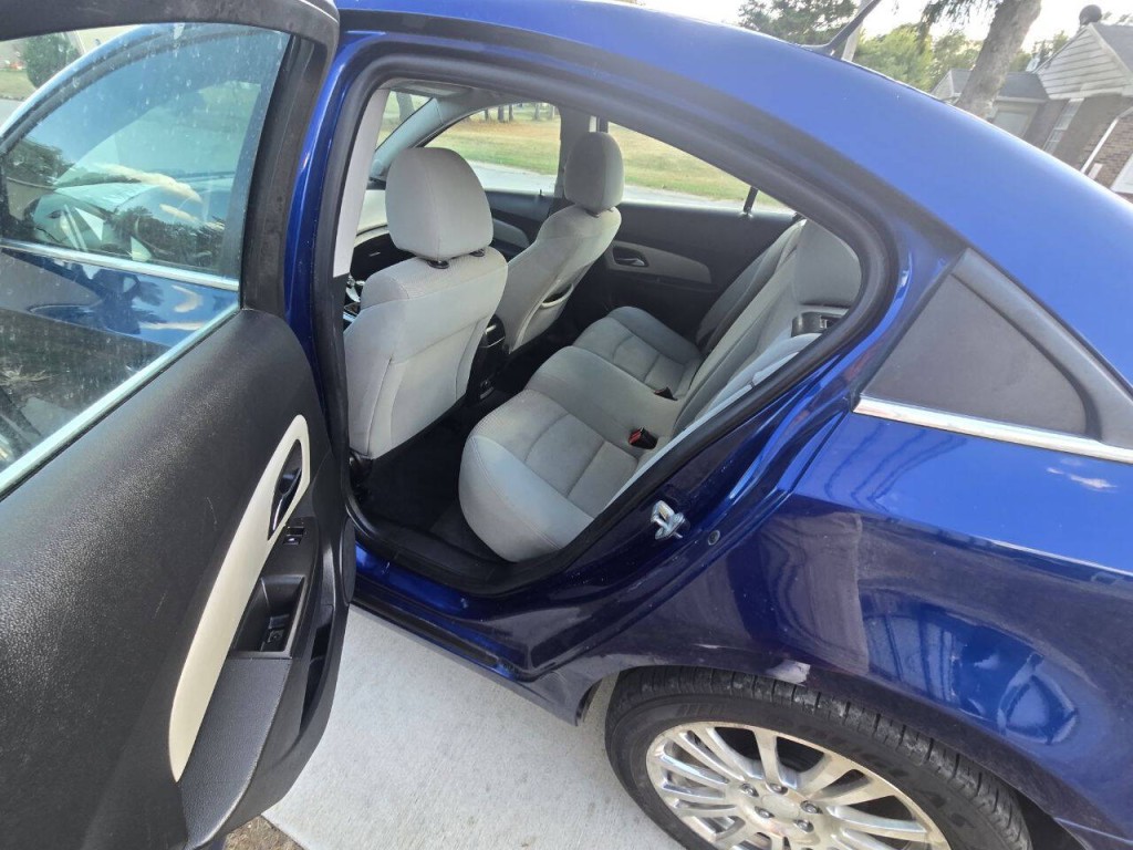 2012 Chevrolet Cruze Image 12
