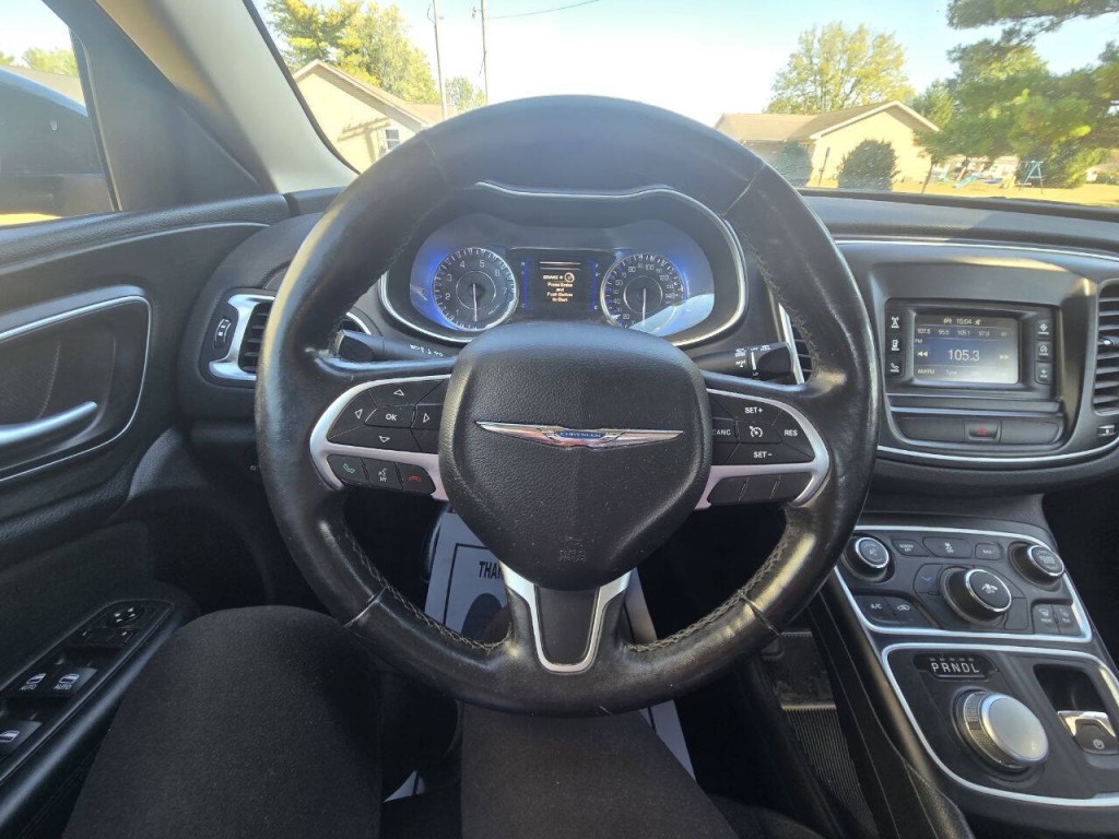 2015 Chrysler 200 Image 15