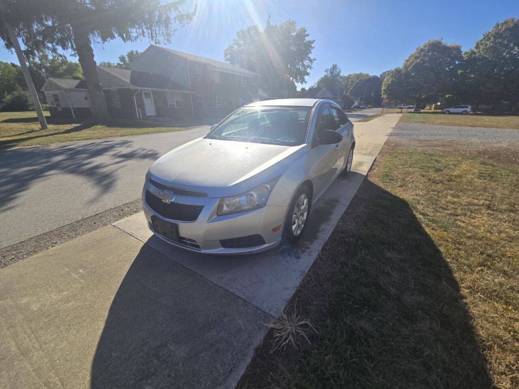 2012 Chevrolet Cruze Image 3