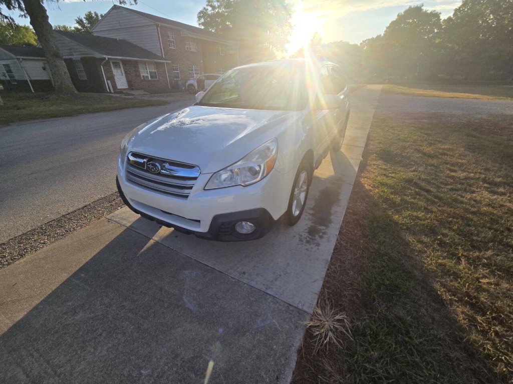 2014 Subaru Outback Image 3