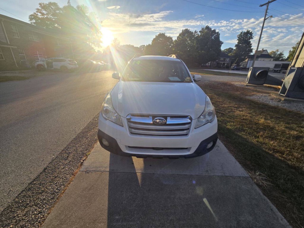2014 Subaru Outback Image 4
