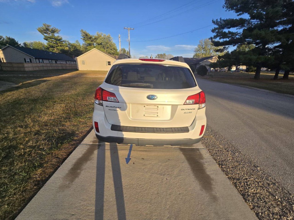 2014 Subaru Outback Image 7