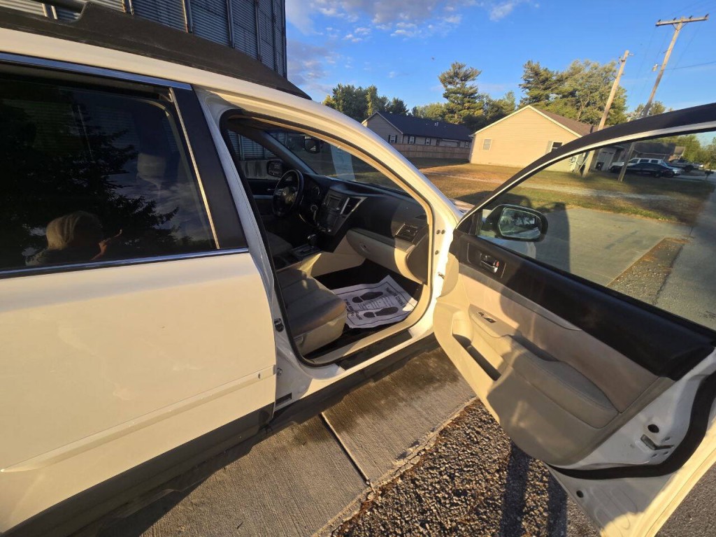 2014 Subaru Outback Image 10