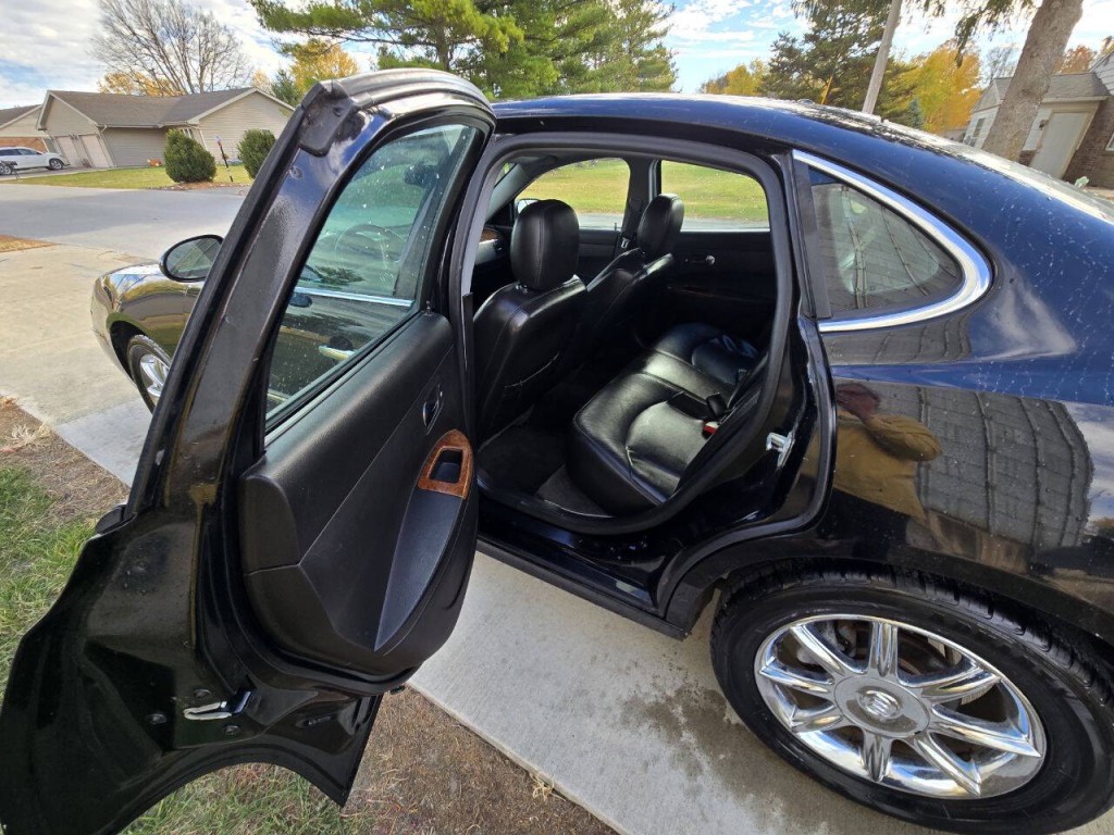 2005 Buick LaCrosse Image 12
