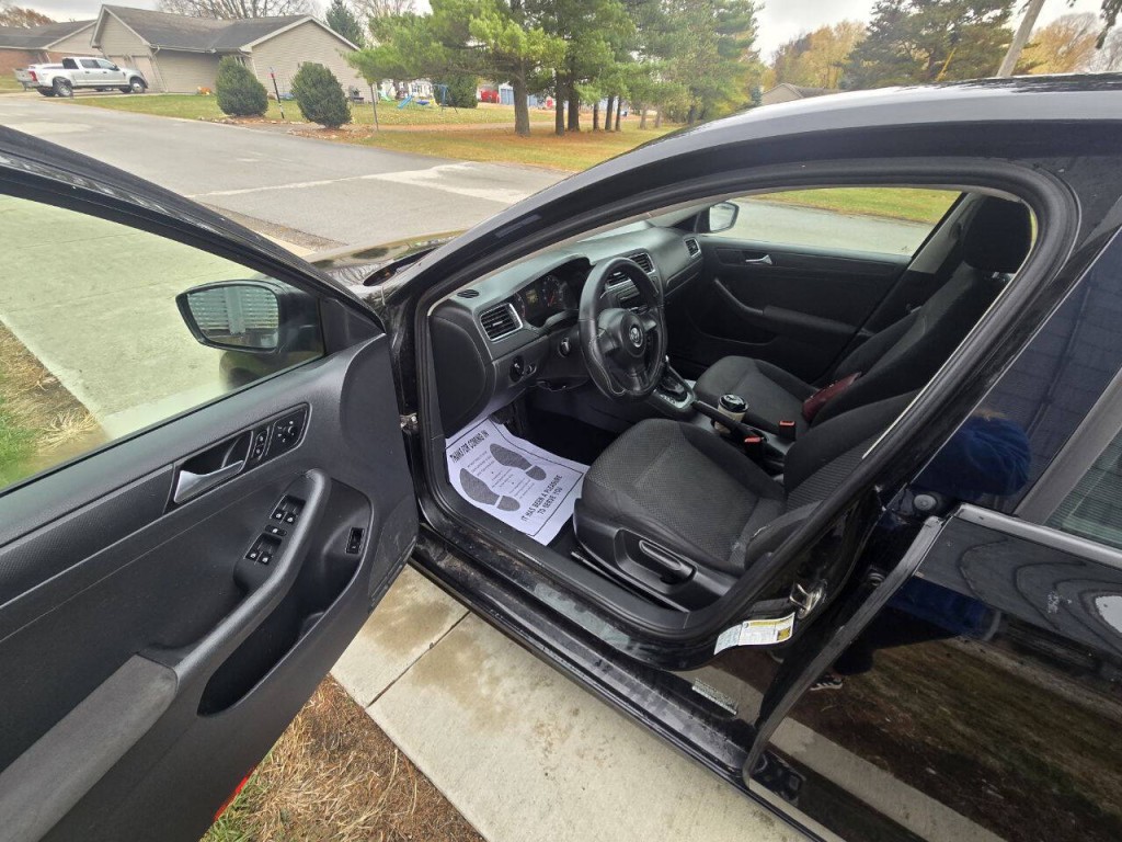 2012 Volkswagen Jetta Image 10