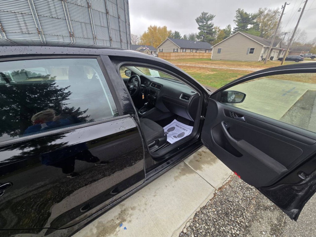 2012 Volkswagen Jetta Image 11