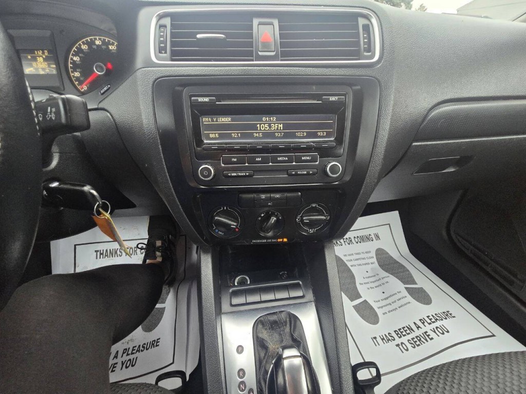 2012 Volkswagen Jetta Image 14