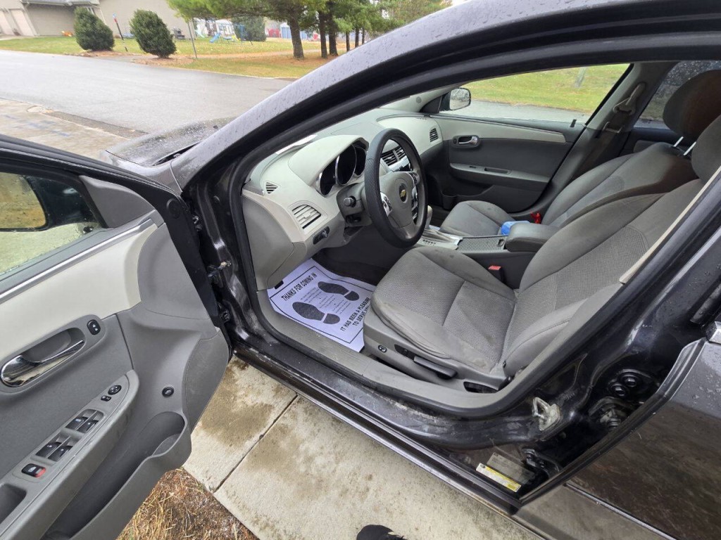 2012 Chevrolet Malibu Image 9