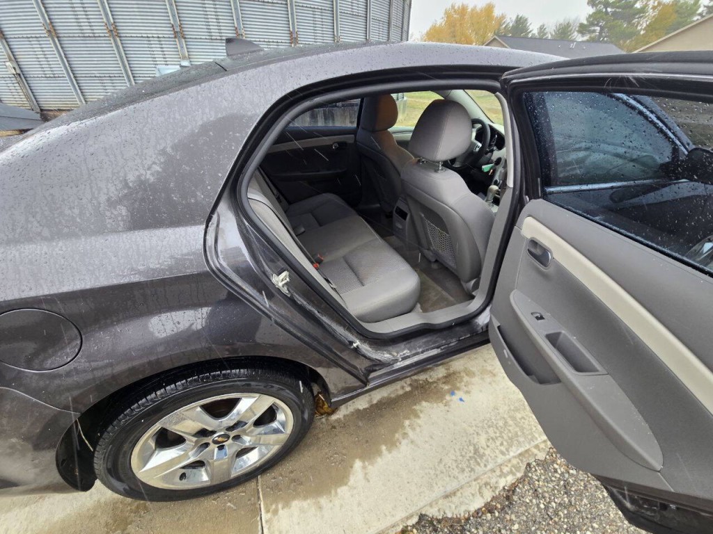 2012 Chevrolet Malibu Image 11