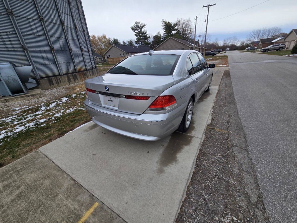 2003 BMW 7 Series Image 6