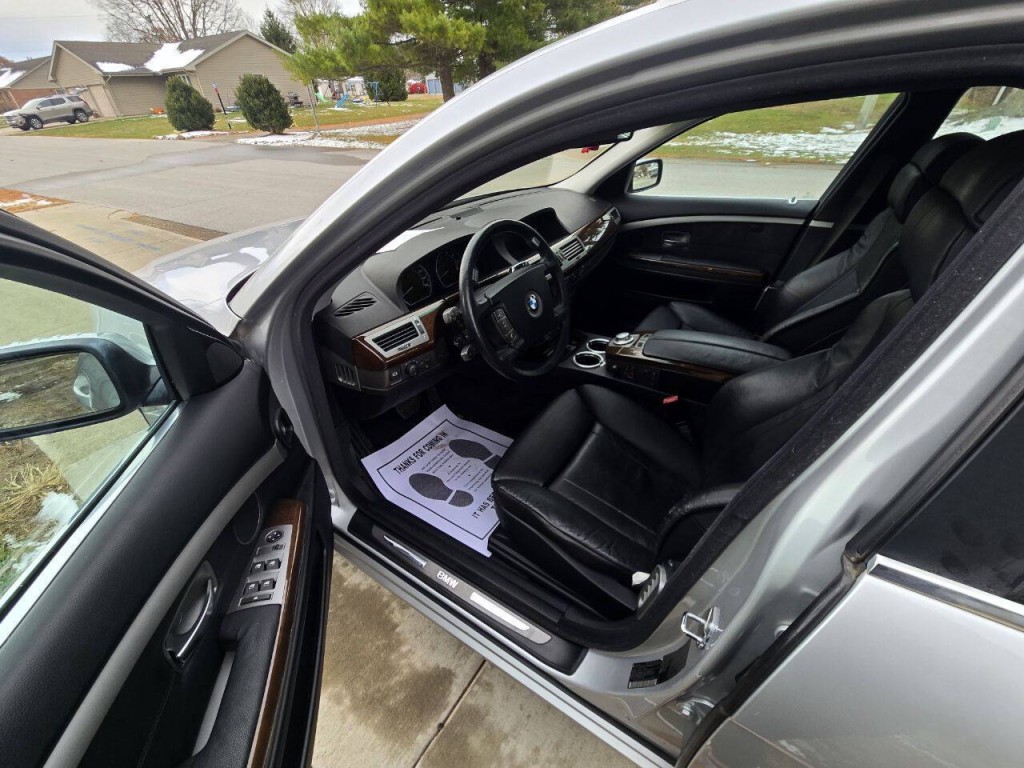 2003 BMW 7 Series Image 9