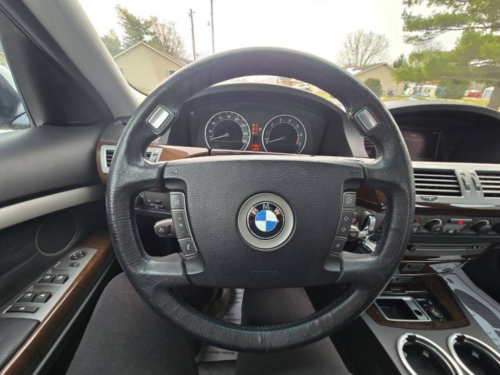 2003 BMW 7 Series Image 16