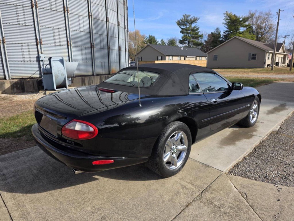 1998 Jaguar XK-Series Image 8