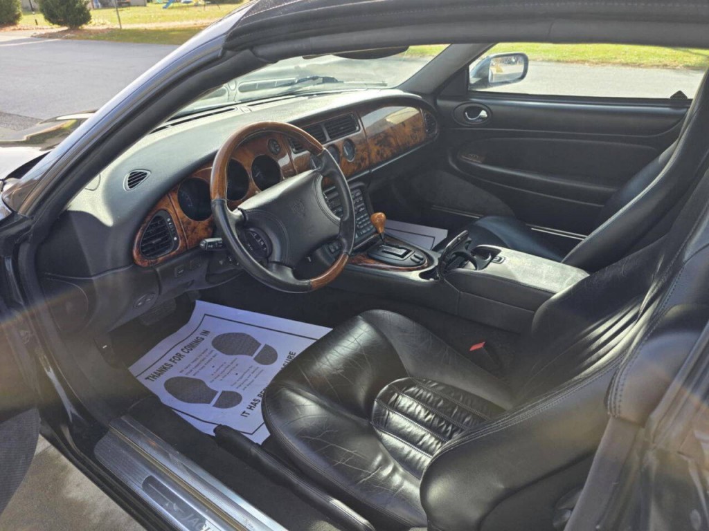 1998 Jaguar XK-Series Image 10