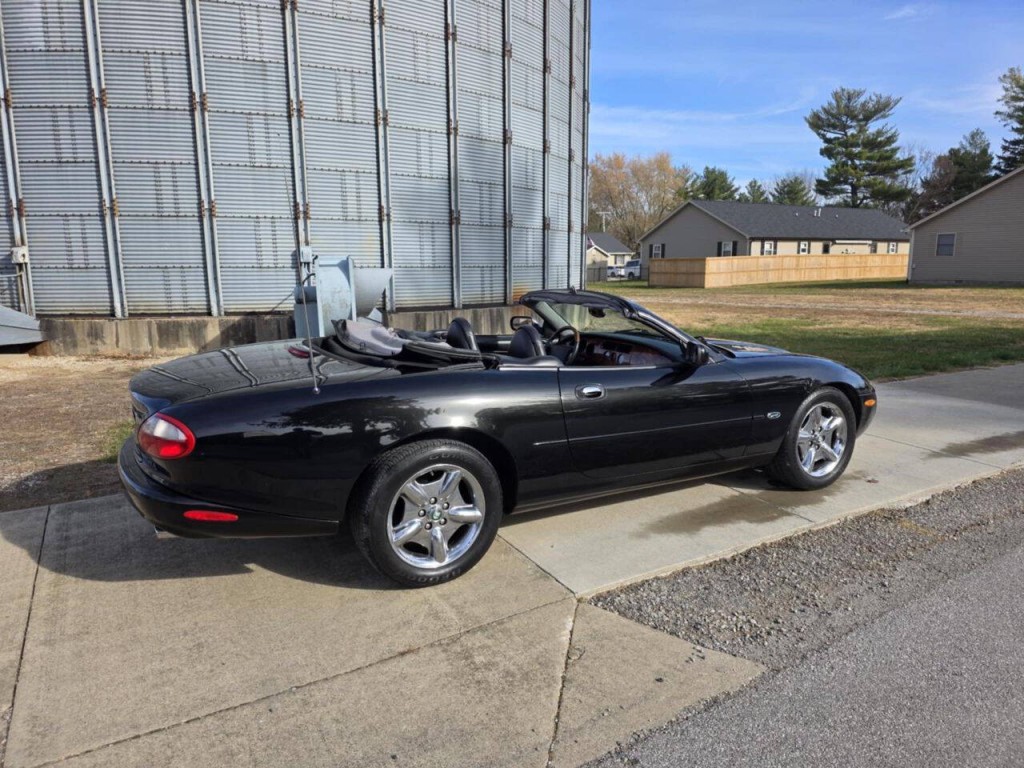 1998 Jaguar XK-Series Image 14