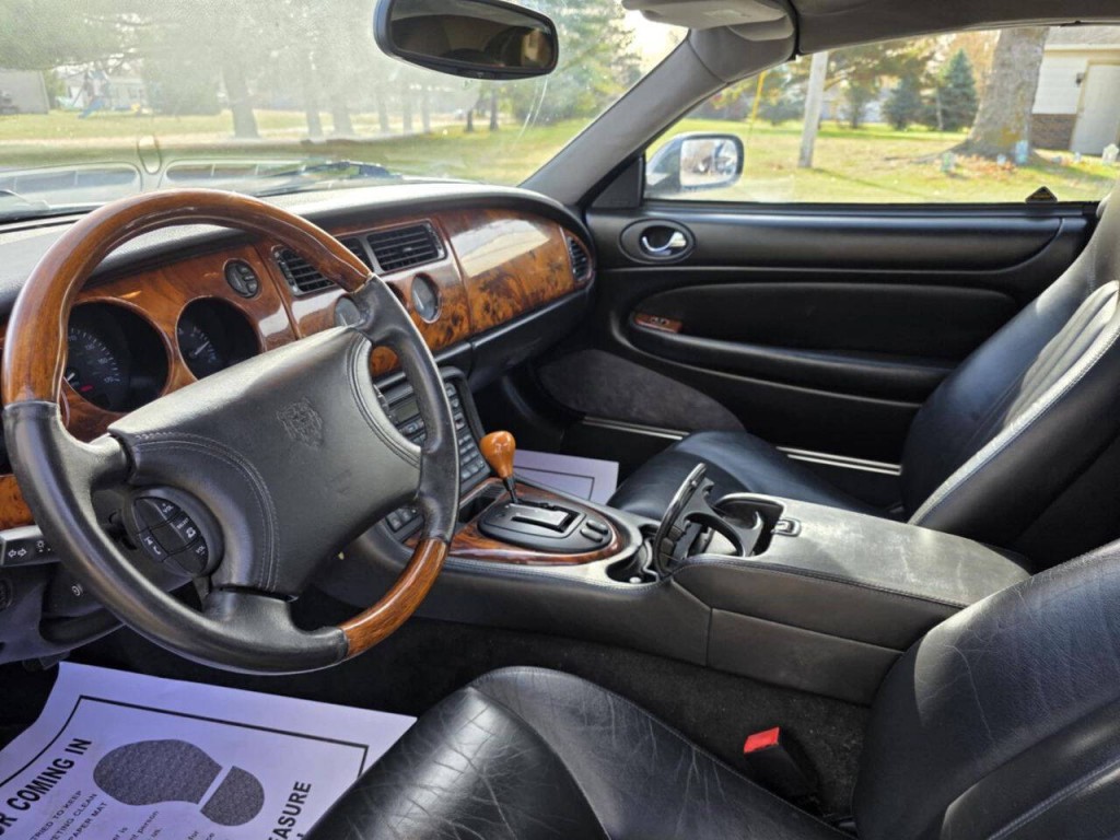 1998 Jaguar XK-Series Image 21