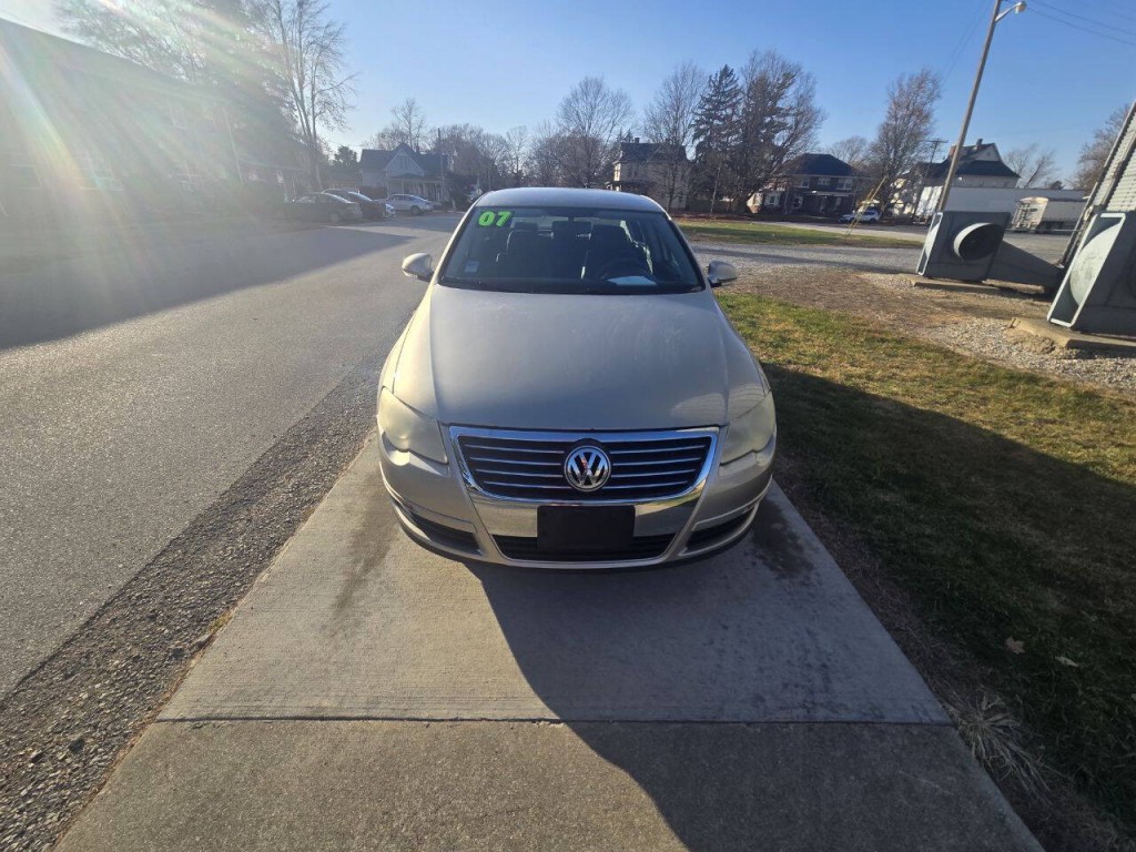 2007 Volkswagen Passat Image 4