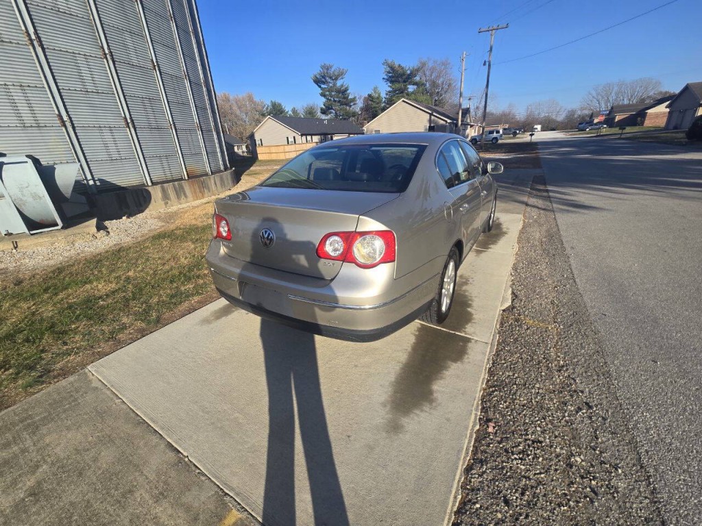 2007 Volkswagen Passat Image 6