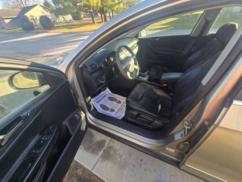 2007 Volkswagen Passat Image 9