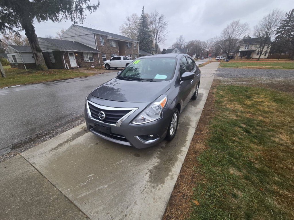 2018 Nissan Versa Image 3