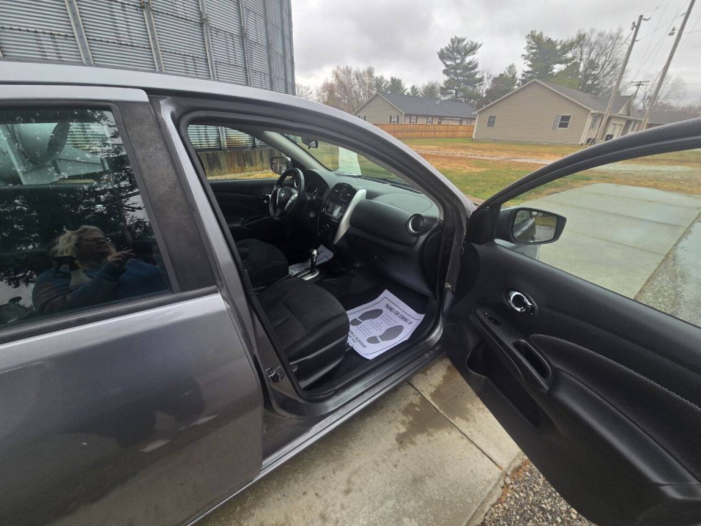 2018 Nissan Versa Image 10
